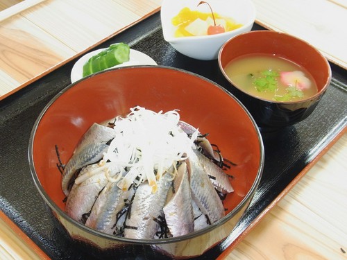 新鮮ないわしだからこそ味わえる『いわしの漬け丼』