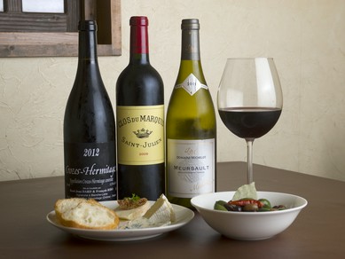 フランス産を中心に、ワインが充実しています。自然派ワインも