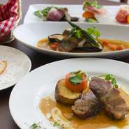 前菜からメインまで、定番メニューが揃ったコースも好評です。プラス料金でメインディッシュに『とりば豚』も選べます。