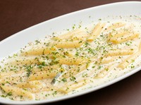 食事の締めにもピッタリ。ワインとの相性も抜群の『ゴルゴンゾーラチーズのペンネ』