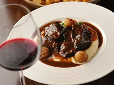 既成概念に捕らわれないワインを選択しています