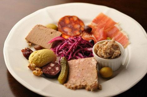 アシェット　ド　グルマン（シャルキュトリーの盛り合せ）