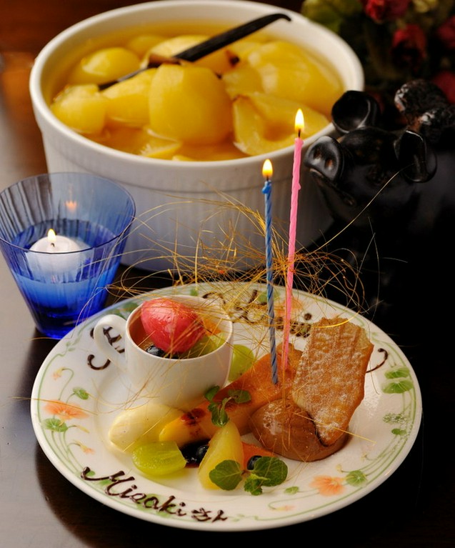 バースデーや記念日には、メッセージ入りデザートを付けて