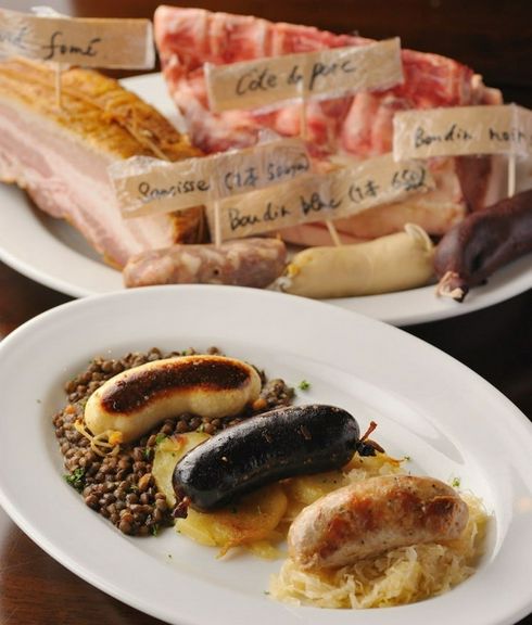 豚肉を使ってつくられる「シャルキュトリー」が自慢