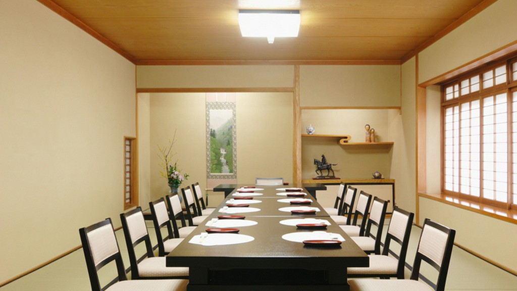 結納やお誕生日のお祝いなど、大切な会食の席に