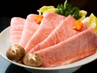 上質な肉の旨みを存分に。『仙台牛すき焼き　単品』
