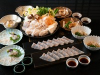 旨みはふぐ以上、脂のノリはのどぐろ以上と言われる幻の高級魚「クエ」。至極の味わいを誇る幻の高級魚クエを存分に堪能できるコースです。接待や記念日、特別なゲストのもてなしにオススメ。