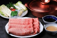 仙台牛ならではの柔らかさを味わえる人気のメニューです。口の中でとろける仙台牛の肉の旨みや甘みをご堪能頂けます。
