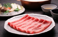 厳選された黒毛和牛の肉の旨味を三太郎秘伝の胡麻だれとポン酢が引き出した絶品のしゃぶしゃぶをご堪能頂けます。

