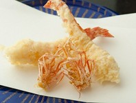 ３月の千代コース　お造り・天ぷら6品『　巻海老・鯛・穴子・季節の野菜2種・天丼または天茶　』　＊仕入れ状況により内容が変わる場合がございます。
