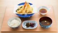 お子様に人気のお子様天ぷらセット　天ぷら5種に御飯・味噌椀・デザート　　
