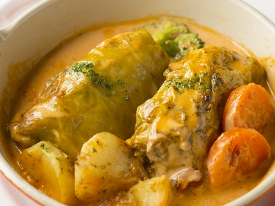 ウクライナ風ロールキャベツの煮込み焼き『ゴルブッツィ』