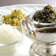 世界の美食家に好まれる『キャビア』が、リーズナブルに堪能できます。オススメは、ブリヌイと一緒に。