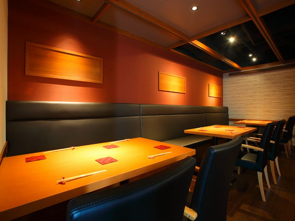 新宿歌舞伎町の喧騒を忘れる別世界です