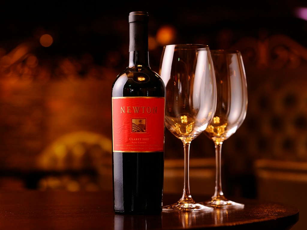 絶品の料理の伴侶探しに困ったら、ワインを選ぶのがこの店の定石