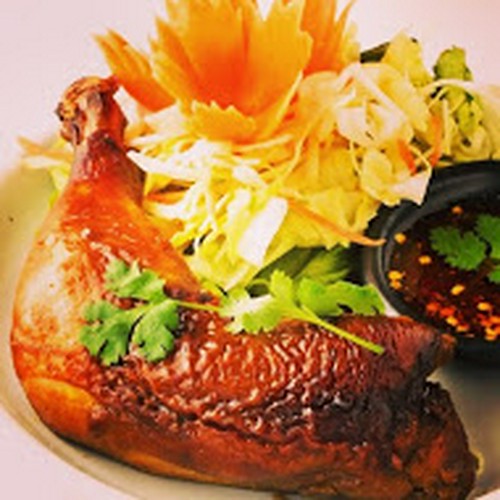 鶏もも肉の表面をしっかり焼いた『ガイ・ヤーン』