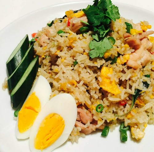 グリーンカレーをパラパラのチャーハンにしました