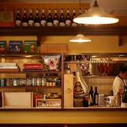 シチリア料理を求めて訪れる客が多いのは、【ドンチッチョ】の姉妹店がゆえ。そこをしっかりと押さえつつ、“らしさ”を如何に出していくか。その魅力に惹かれて常連になったリピーターも数多い。