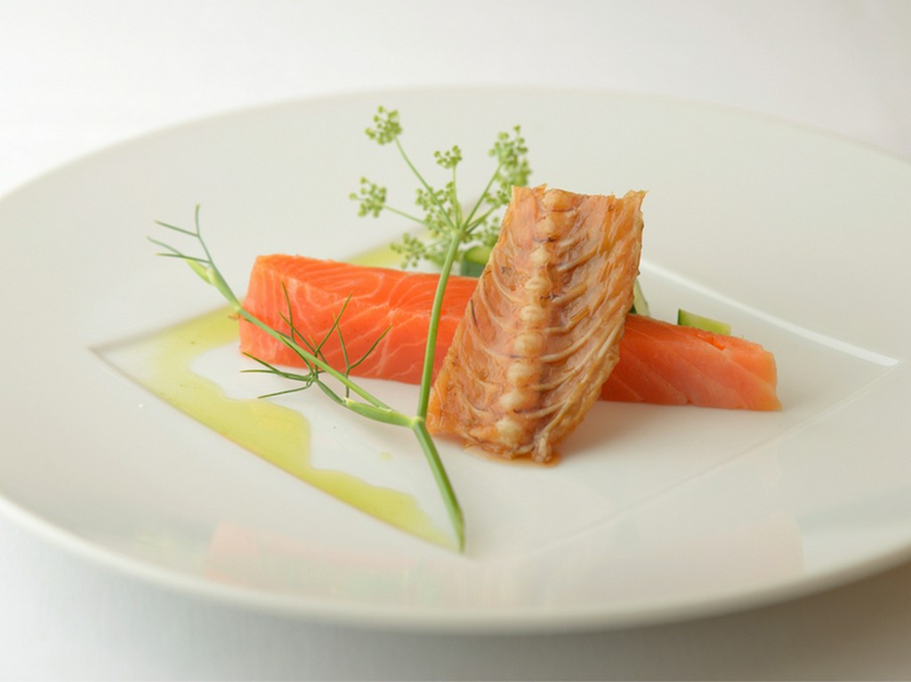 シンプルかつ挑戦的な料理が人気の秘訣です