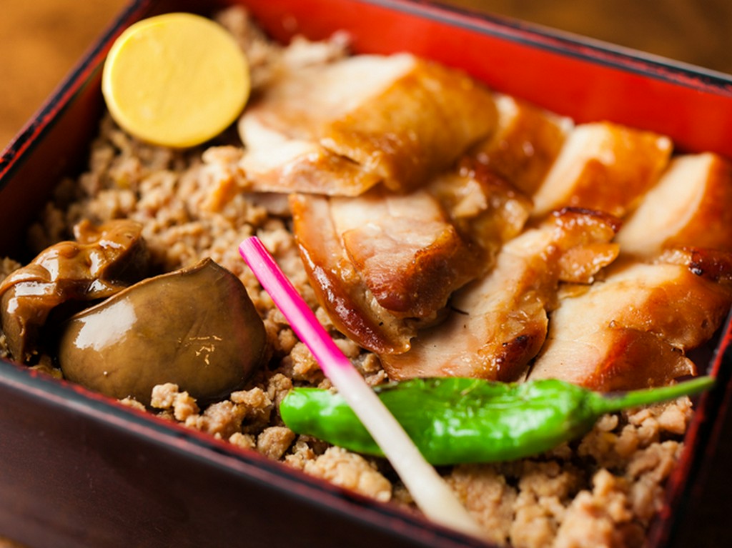 親子丼とはひと味違った大山鶏を試せる『鳥重』