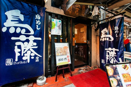 昼時には順番待ちもできる人気店