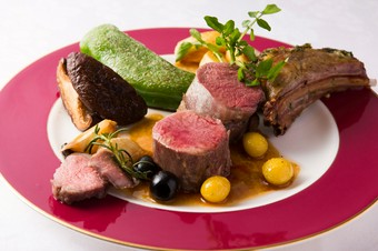 オーストラリア産　仔羊の岩塩包焼き 香草風味