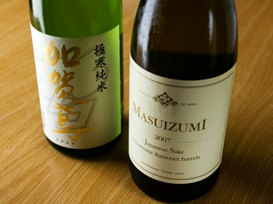 天ぷらの油をスッと洗い流す、銘酒をラインナップ