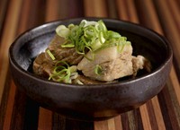 8時間かけて丹念に仕上げた、至極の酒肴『スジポン』