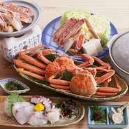 かに味噌、魚刺身、陶板焼きがに、かに鍋、茹で松葉がに姿、茹で親がに又は一品料理、雑炊、漬物。贅沢な逸品です。
※蟹の仕入れ値により、茹で姿がにが半身に等盛付け量、又価格が変動する事が有ります。