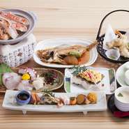 小鉢2種、海鮮茶碗蒸し、サラダ、刺身、煮魚、焼魚、かご天ぷら、デザートなど一通りの人気メニューを一通り楽しみたいという方におすすめです。