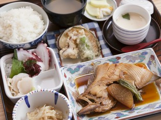 自ら仕入れたおススメの食材を使う『大陸弁当』