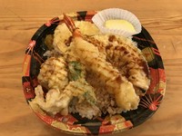 人気の天ぷらを丼にしました。