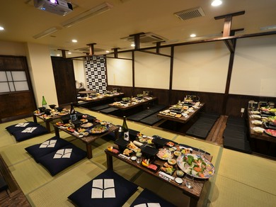宴会を盛り上げる、多彩なコースとぬくもりあふれる和空間