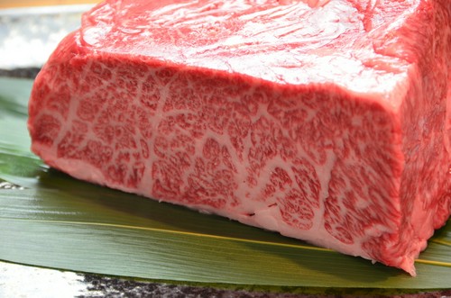 山口県産、すき焼きなどで味わえる、柔らかい和牛