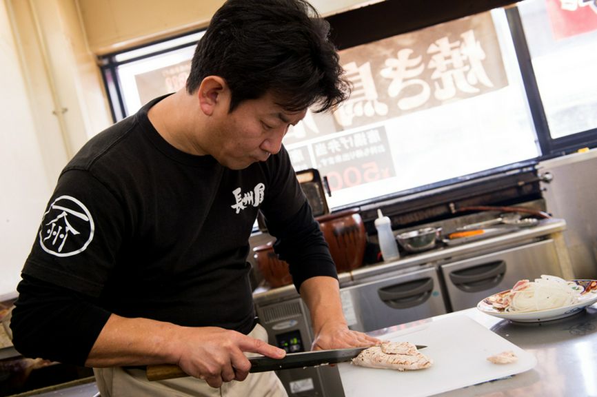 名物店主が切り盛り。山口の魅力を幅広く伝達することが目標