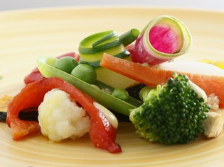歯切れがよく、濃厚な味わいの野菜がメニューの基本です