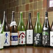 日本酒は地元・秋田県産のものがそろっています。「ひやおろし」など季節に合わせたお酒も随時登場。焼酎も人気で、鹿児島の焼酎で「幻」と言われる『佐藤』は黒・白ともにあります。しかも、かなりのお手頃価格。