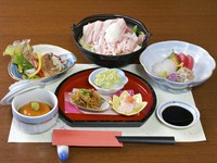 月替わりの『おまかせ2000円コース』 +2000円で飲み放題OK