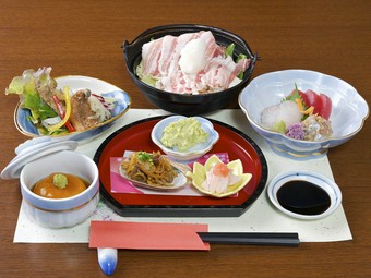 月替わりの『おまかせ2000円コース』　＋2000円で飲み放題OK