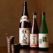 ひと味違う希少部位の焼肉と厳選した銘酒で食事のシーンを演出