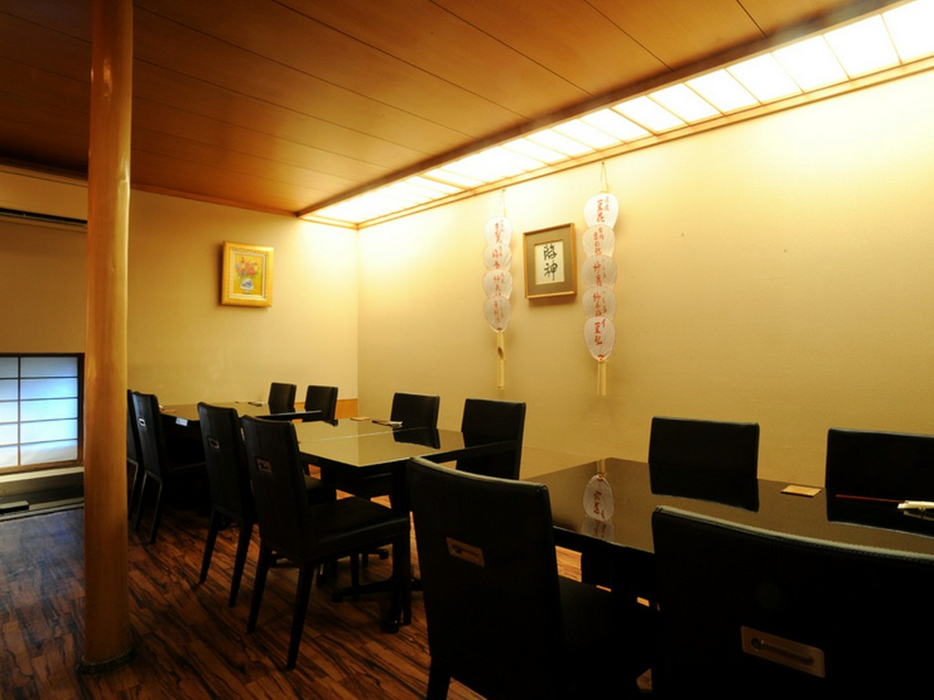 ゆったり落ち着ける店内