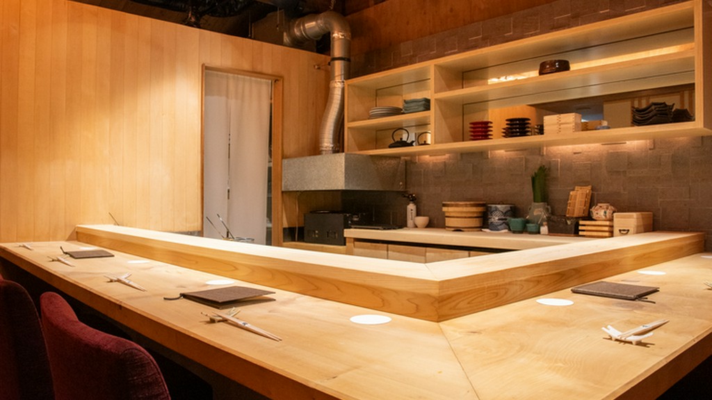 温かなもてなしに満ちた、7席のカウンター