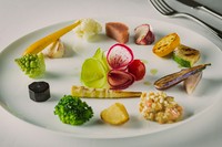 その時々の季節を感じさせてくれる。素材の味を堪能する『野菜の一皿』