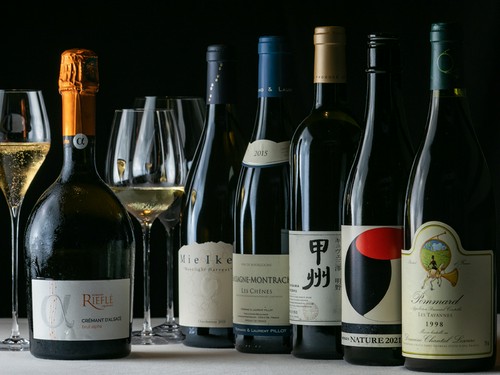 フランスをはじめチリ、アフリカなど世界各地のワインが揃います