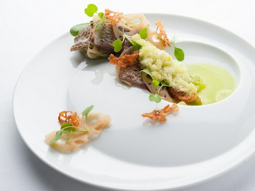 秋に食べたい前菜メニュー『秋刀魚と蓮根とルッコラと青柚子』