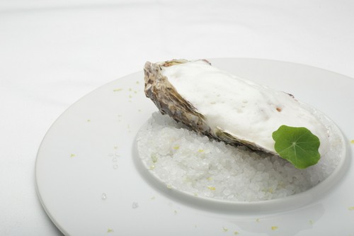 菜の花の苦みがアクセント『牡蠣と菜の花とベーコン』