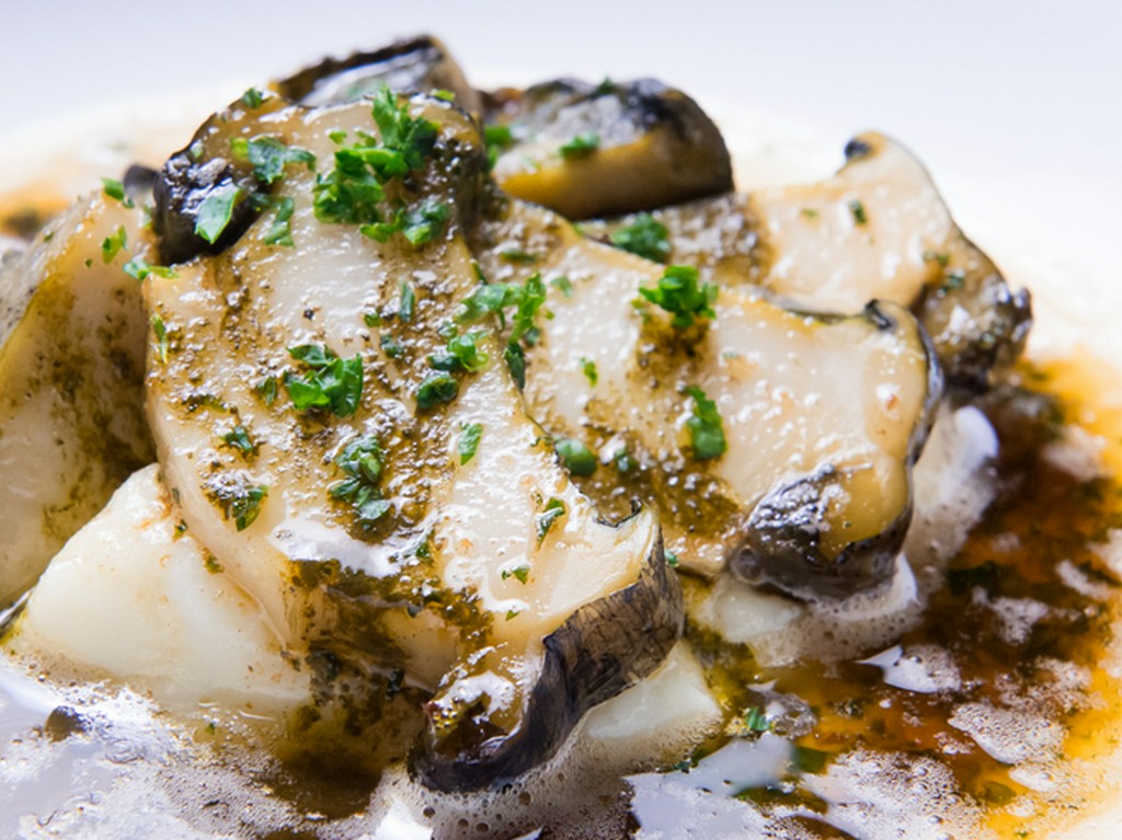 『福岡県産相島産あわびのロースト胆と焦がしバター』