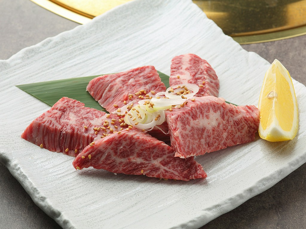 肌理細やかな霜降りと、やわらかな食感が堪能できる『ハラミ』