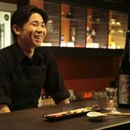 福井県の銘酒「黒龍」との出会いが日本酒の魅力を知るきっかけになったと語る店主。開業も辰年、お子さんの名前にも「龍」の字を使用。縁起もいいので、店名にも「龍」の文字を入れたのだとか。