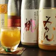 全国の日本酒はもちろん、日本酒蔵が作る桃酒や林檎酒や紅茶酒などのリキュール酒も豊富に取り揃えてあり、お酒初心者も気軽に立ち寄れるお店になってます。